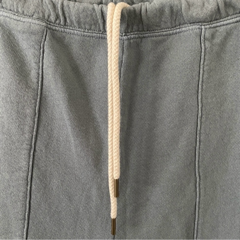 The Great Women’s Dusty Blue Patch Pocket Drawstring Sweat Shorts Size 1 (S) - Picture 2 of 5